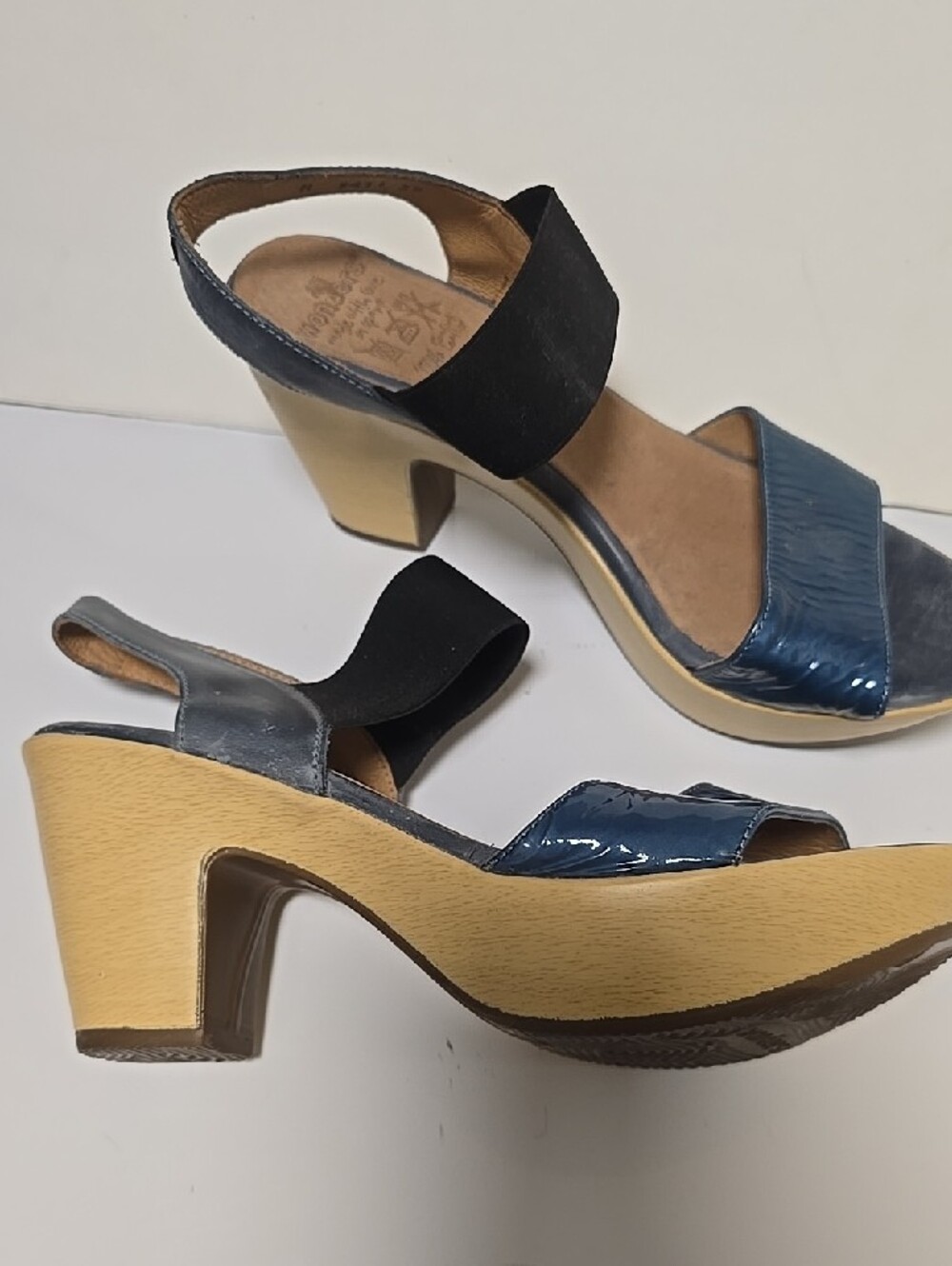 Wonders Blue Patent & Black Elastic Slingback Sandals